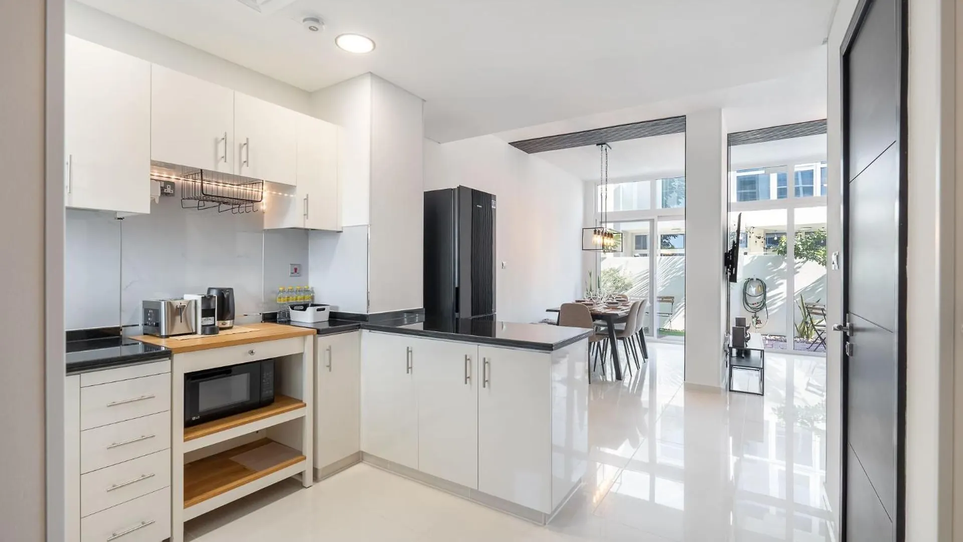 Affordable Modern Villa In Damac Hills 2 With Free Access To The Community Water Park Dubai Förenade Arabemiraten