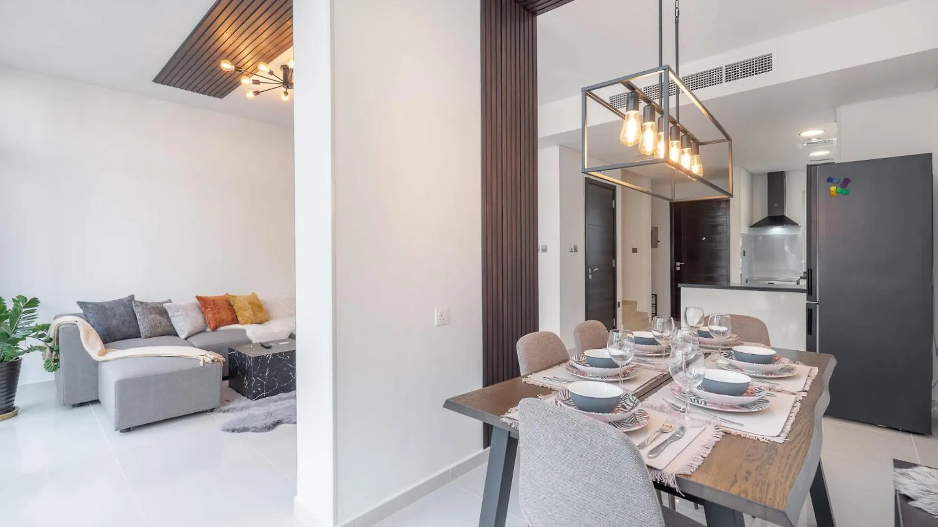 Affordable Modern Villa In Damac Hills 2 With Free Access To The Community Water Park 迪拜