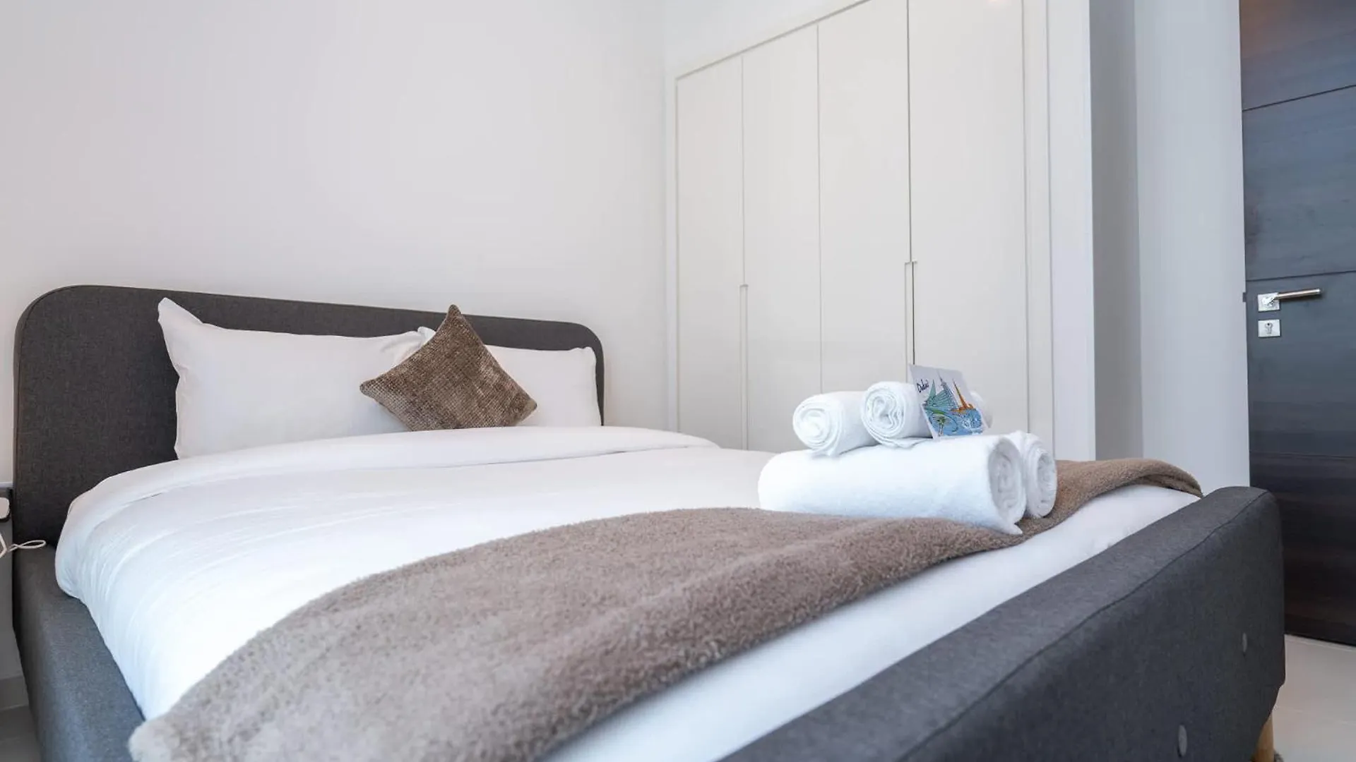 Affordable Modern Villa In Damac Hills 2 With Free Access To The Community Water Park 迪拜