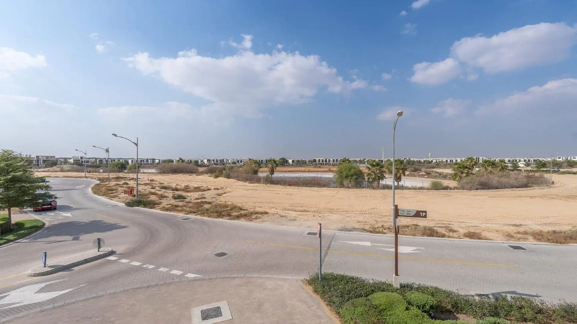 Affordable Modern Villa In Damac Hills 2 With Free Access To The Community Water Park 迪拜